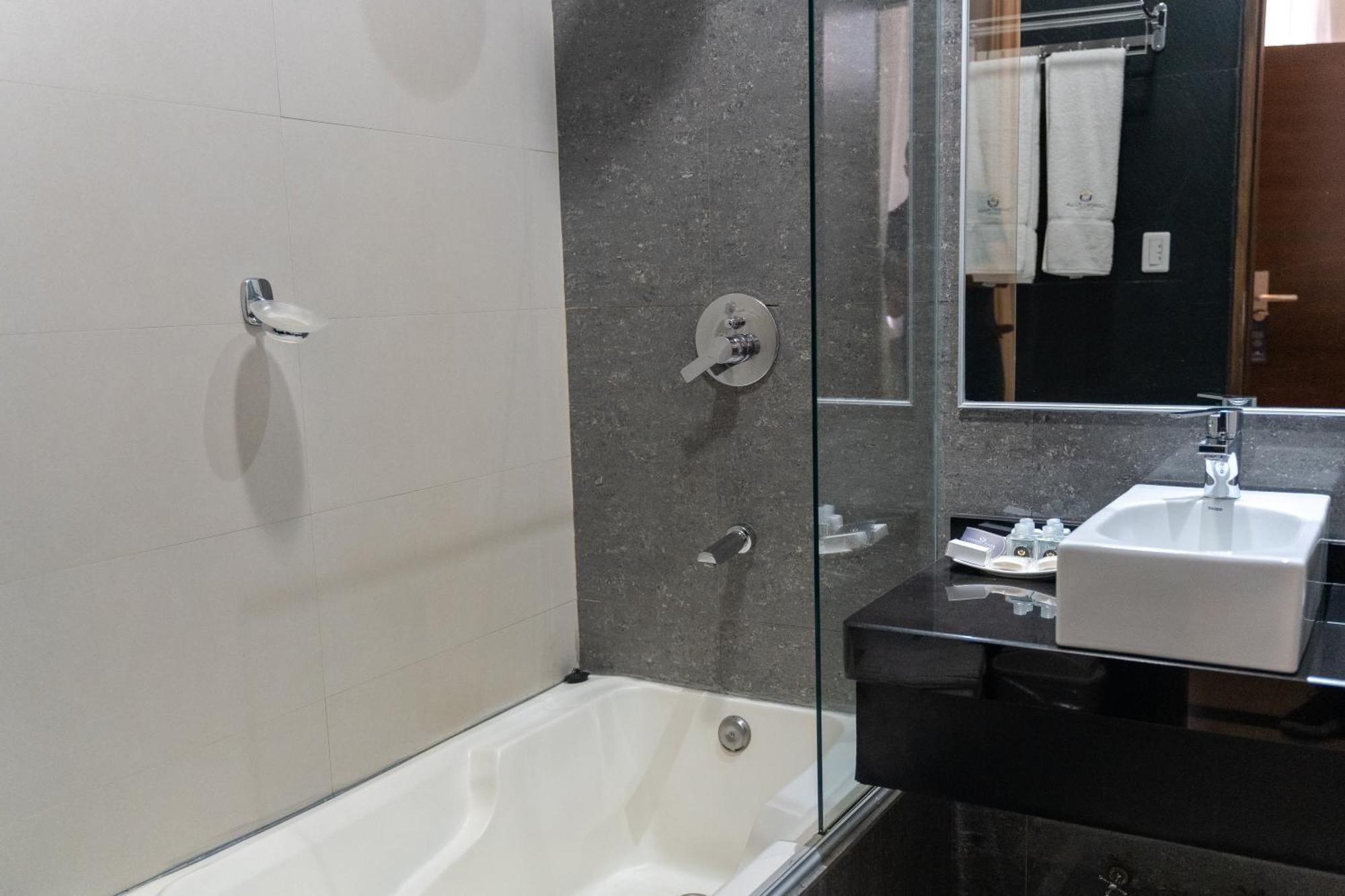 Camino Plaza Otel Cochabamba Dış mekan fotoğraf